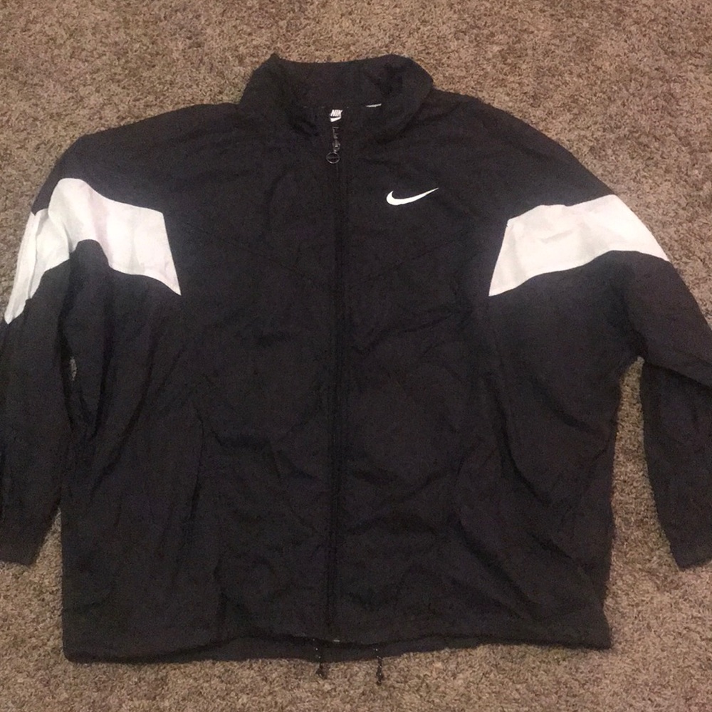 Nike Women’s Black Windbreaker